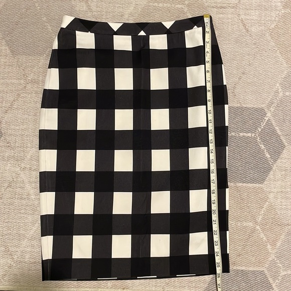 BANANA REPUBLIC | Black & White Checked pencil skirt - Picture 5 of 5
